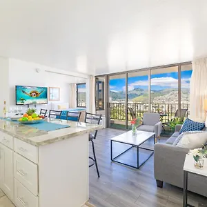 Waikiki Escapade Mountain Views Condo, Steps To With Parking Perk , Honolulu United States